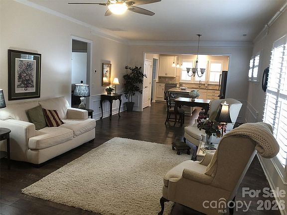 3rd image of 254 Cherrytree Dr