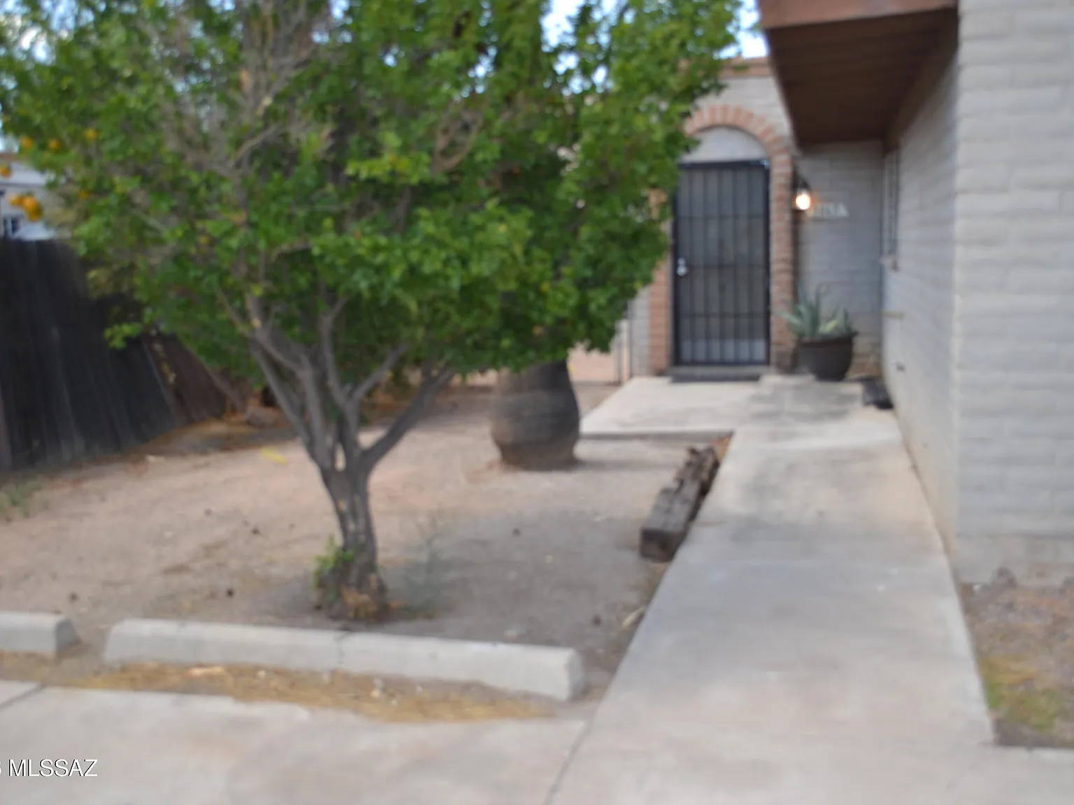 2 bed, 1.5 bath, 800 sqft, $1,200 — Photo 1