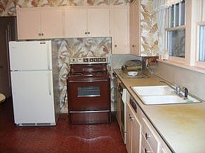 3rd image of 684 S Burlington Blvd