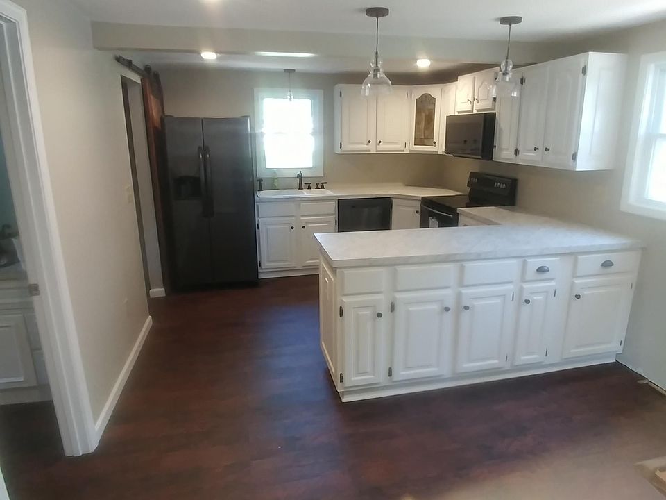 Newly remodeled kitchen all new appliances