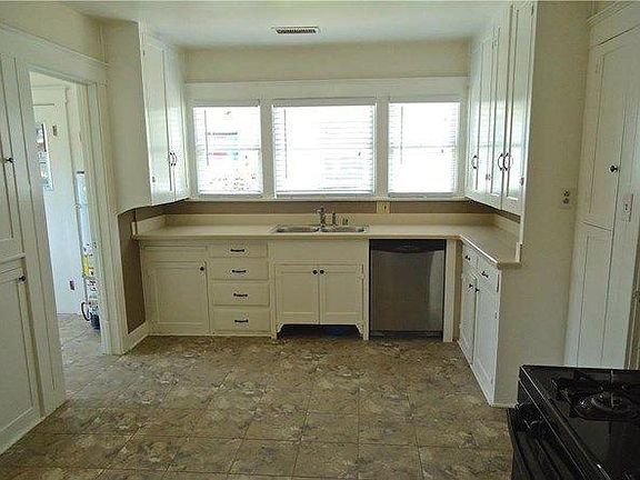 5th image of 327 E El Morado Ct