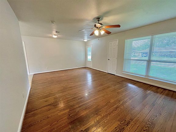 5th image of 6829 Hazen St