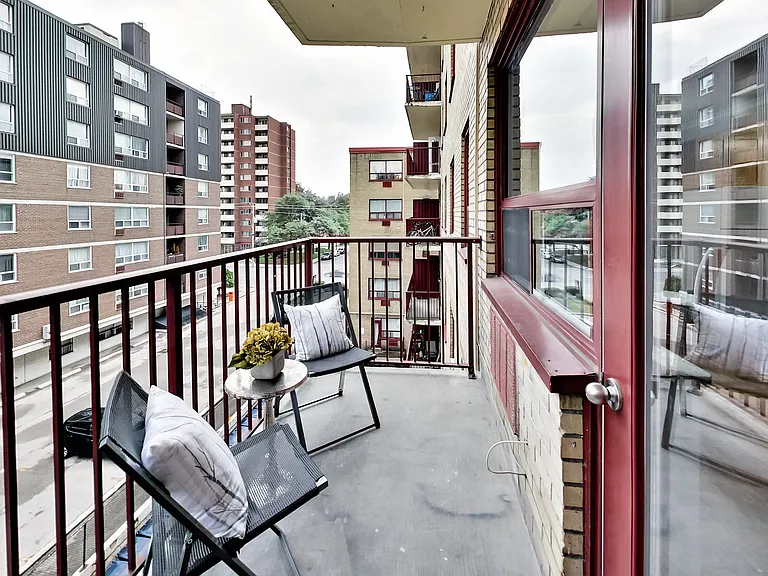 460 Eglinton Ave E #503 — Photo 42