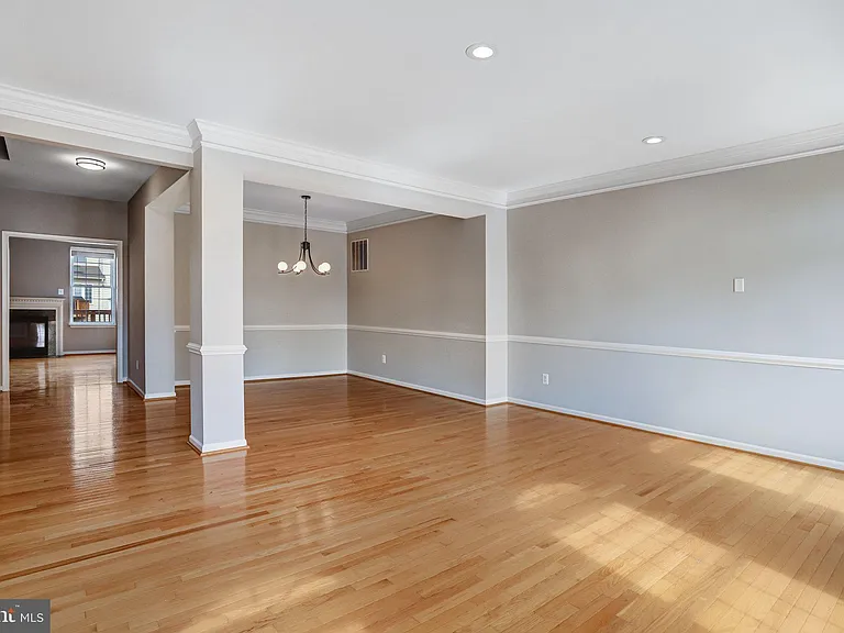 22616 Welborne Manor Sq — Photo 4