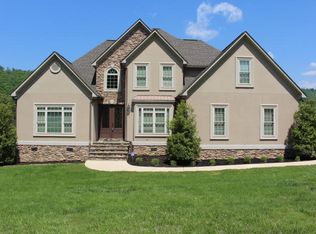 568 Castle Dr, Trenton, GA 30752