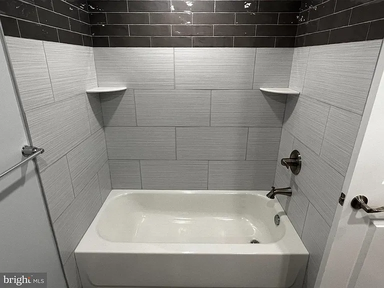 2543 Manton St #B — Photo 12