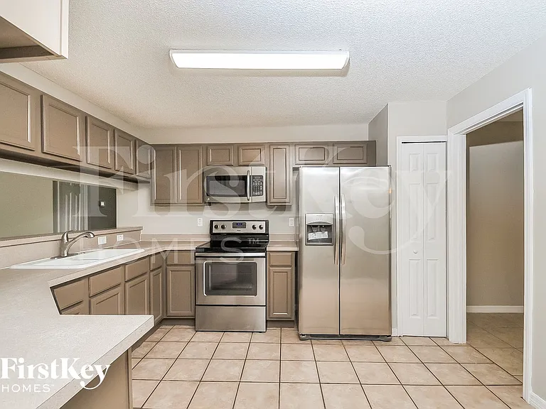 6511 Fox Crest Ln — Photo 7