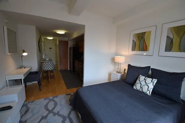 Rented by Global Realty Opportunities | media 10