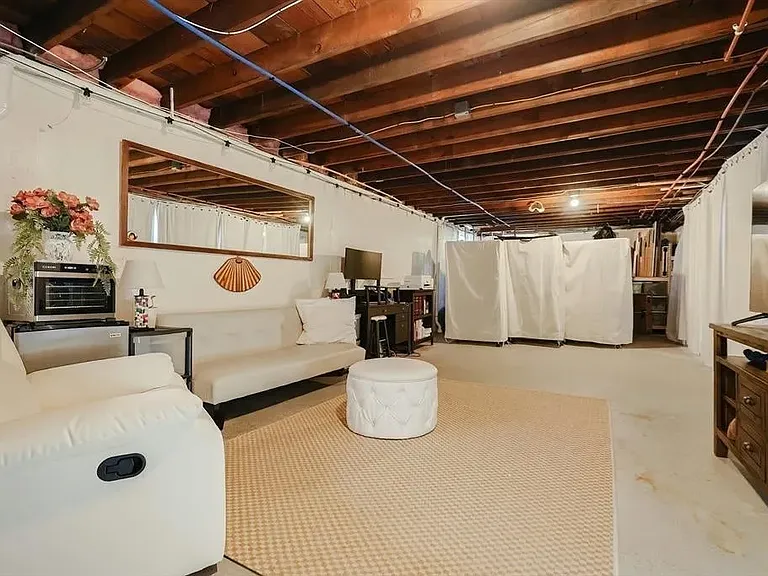 44 S Bedford St — Photo 29
