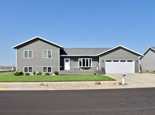 2173 Brookstone Loop, Pierre, SD 57501