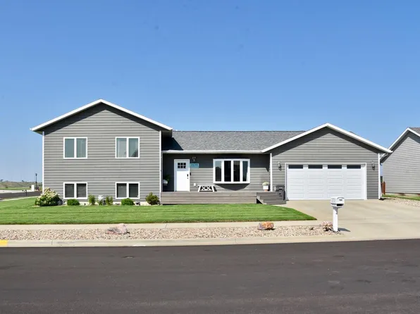 2173 Brookstone Loop, Pierre, SD 57501