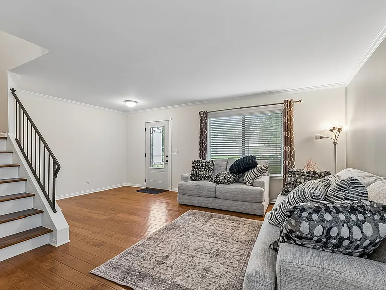 298 Danbury Dr — Photo 3