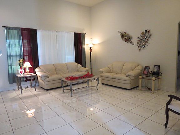 5th image of 1913 Fair Oaks Dr