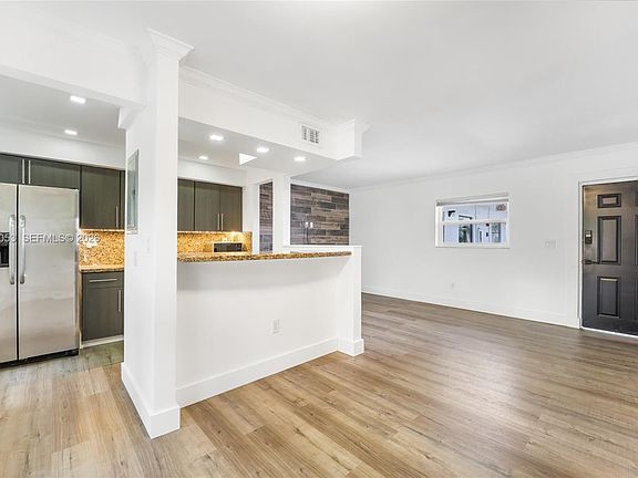 3rd image of 235 Antilla Ave APT 7