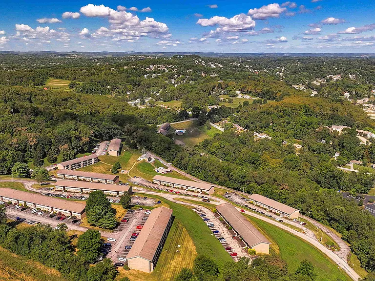Aerial View - Lindenbrooke Apartments