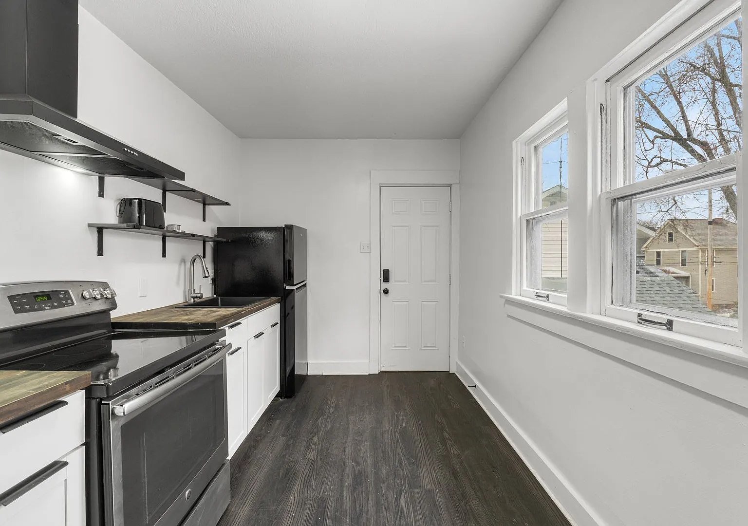 849 Columbia Ave — Photo 4