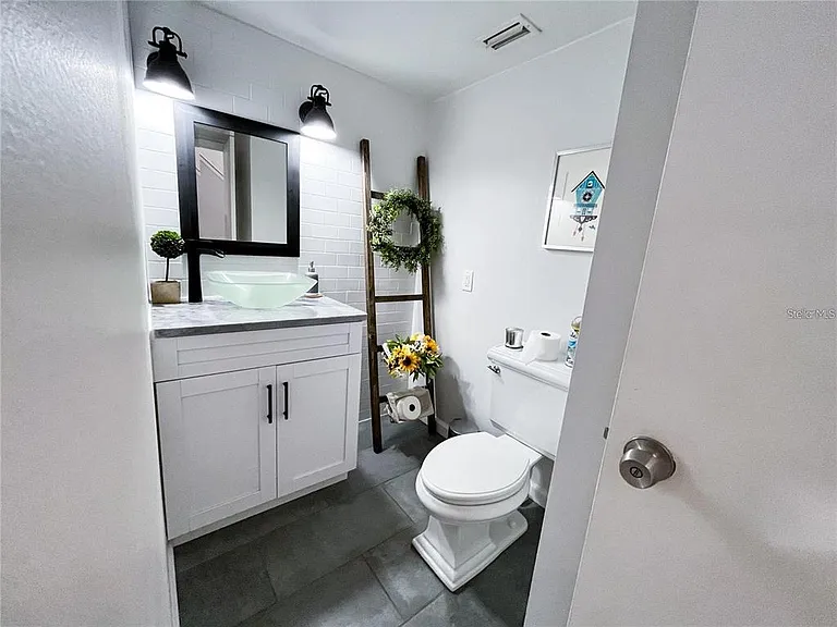 3747 Okeechobee Cir — Photo 19
