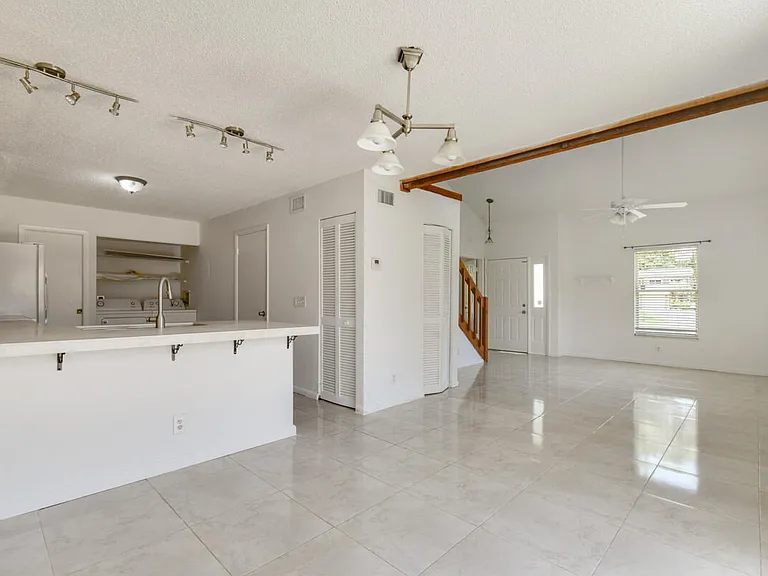 324 Maplecrest Cir — Photo 10