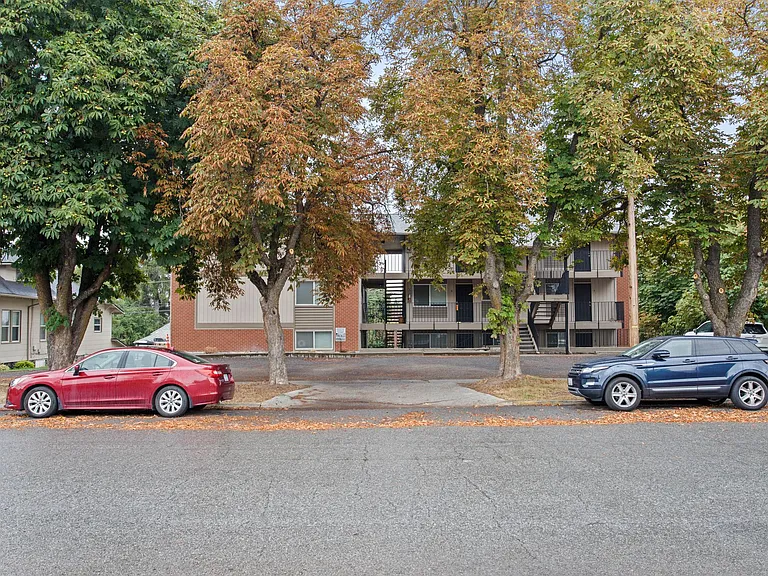Campus View Apartments near EWU! — Photo 5