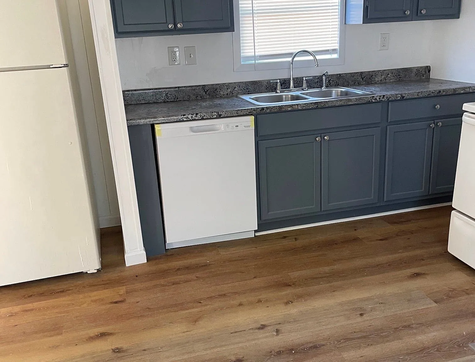 3 bed, 2.0 bath, 980 sqft, $1,250 — Photo 3