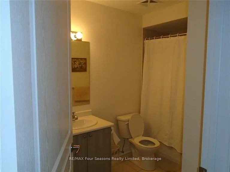 7 Anchorage Cres #301 — Photo 12
