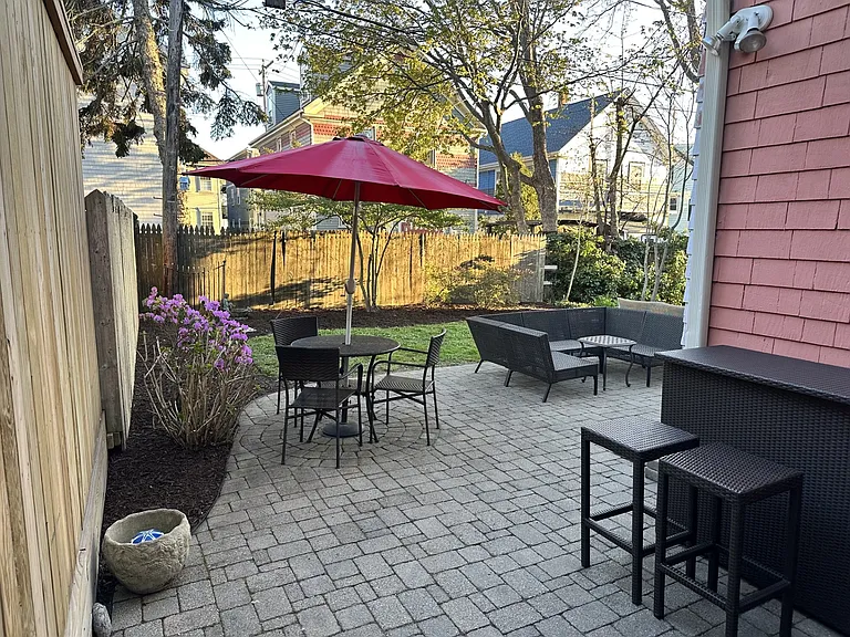 27 Young St #2 — Photo 3