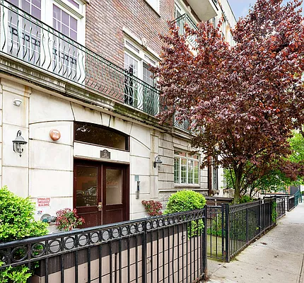 Sold by Compass | media 12