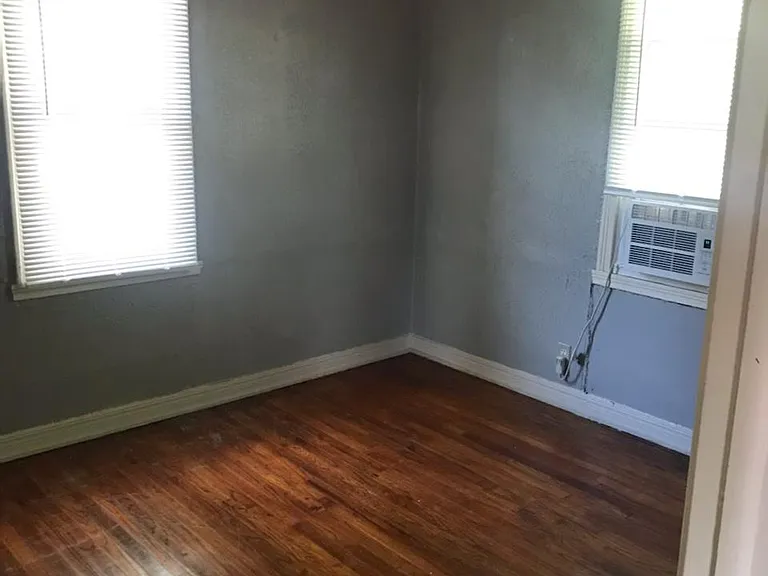 7001 NW 50th St — Photo 5