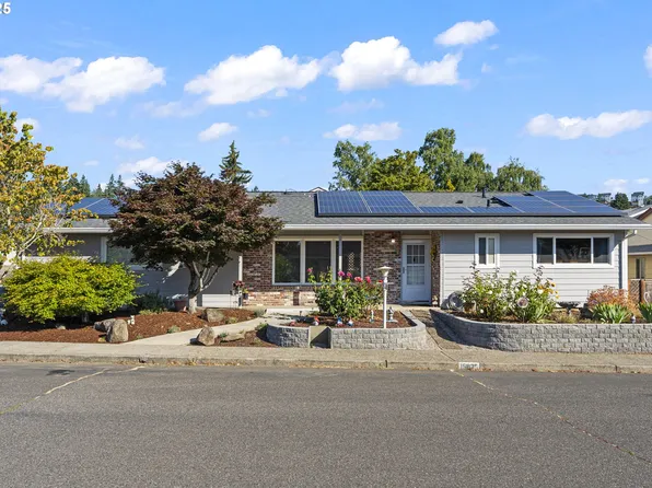 15835 SW Queen Victoria Pl, King City, OR 97224