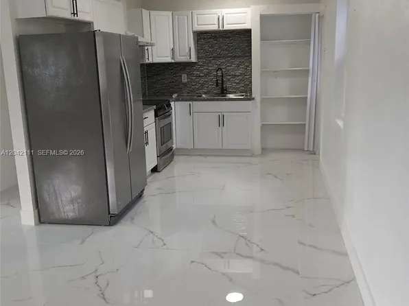 560 NW 188th St, Miami Gardens, FL 33169