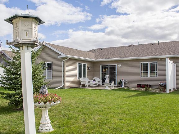 3rd image of 2200 Pembrooke Dr