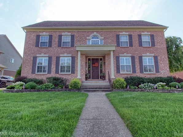 13593 Beacon Trl, Belleville, MI 48111