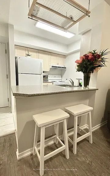 155 Beecroft Rd #910 — Photo 6