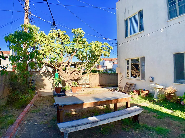 1352 W 10th St #3 — Photo 5