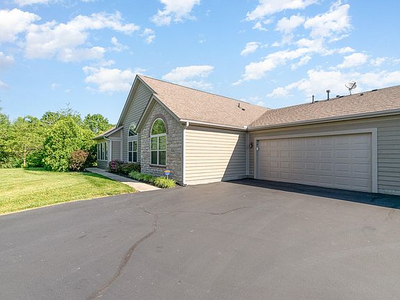 4th image of 9045 Royal Oak Ln