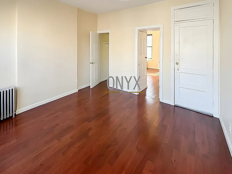 1677 Gates Ave #2L — Photo 6