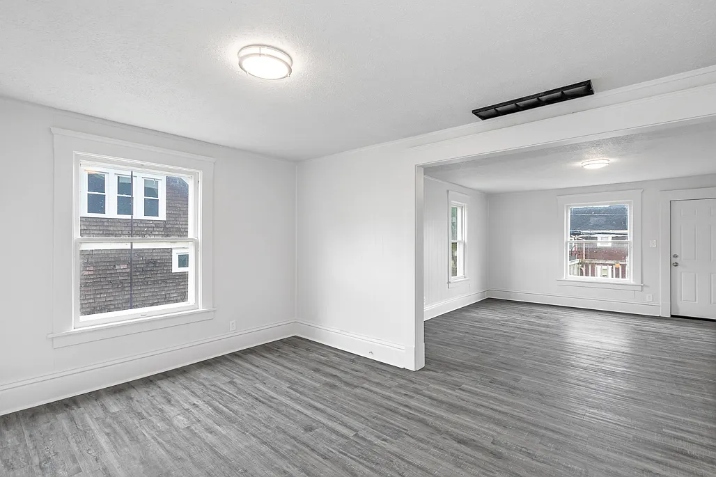 2 bed, 1000 sqft, $995 — Photo 2