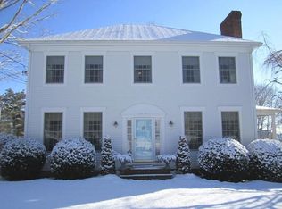 19 W Mystic Ave, Groton, CT 06355