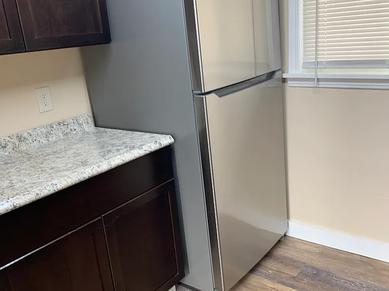 827 1/2 W North St #827-1/2 — Photo 11