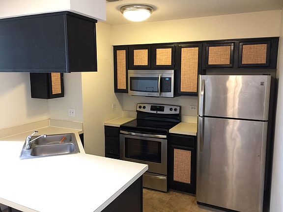 4th image of 1309 Wyndham Dr APT 201