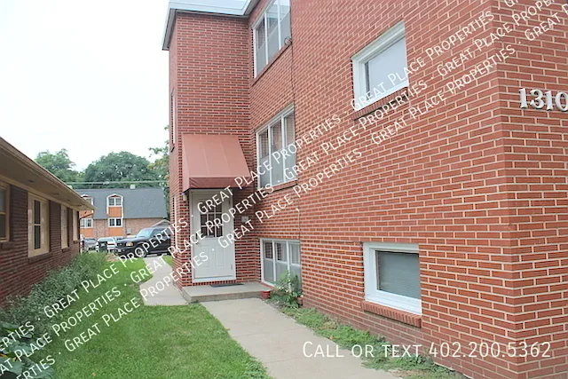 Photo 2 of 8 - 1310 A St #1 - Lincoln, NE Building Photo - 1310 A St #1