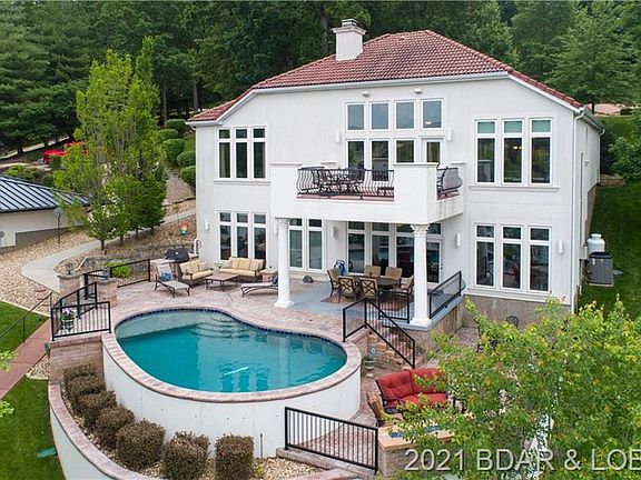 2nd image of 672 Brookhaven Ln