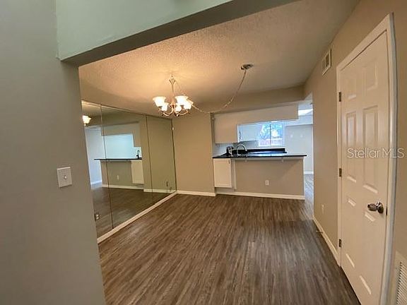 4th image of 978 E Michigan St #978