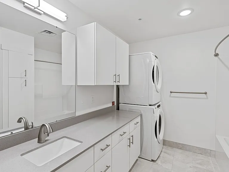501 S Capitol Ave — Photo 110