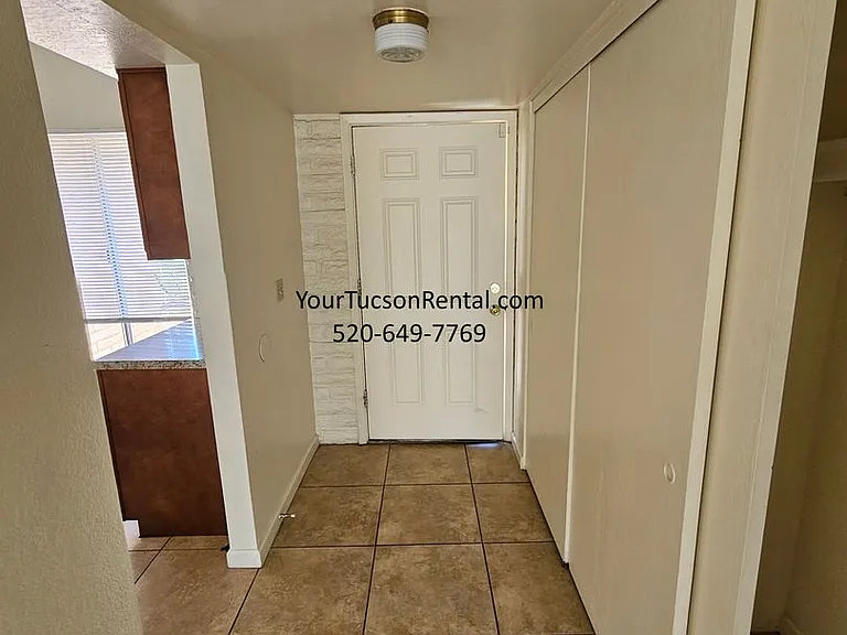 2743 W Sheryl Dr — Photo 4