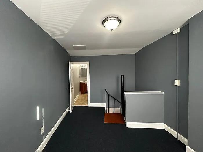 315 Loneys Ln — Photo 6