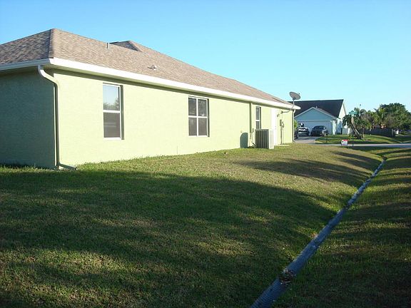 4th image of 2797 SW Onaway Ave