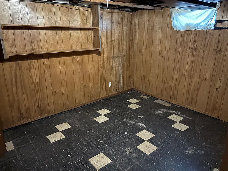 232 N Pine St — Photo 11