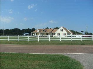 5545 Feathers Chapel Dr, Somerville, TN 38068