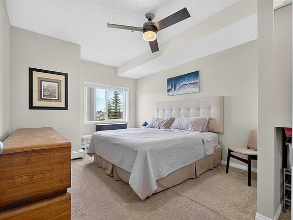 2nd image of 72 SW Quigley Dr #201